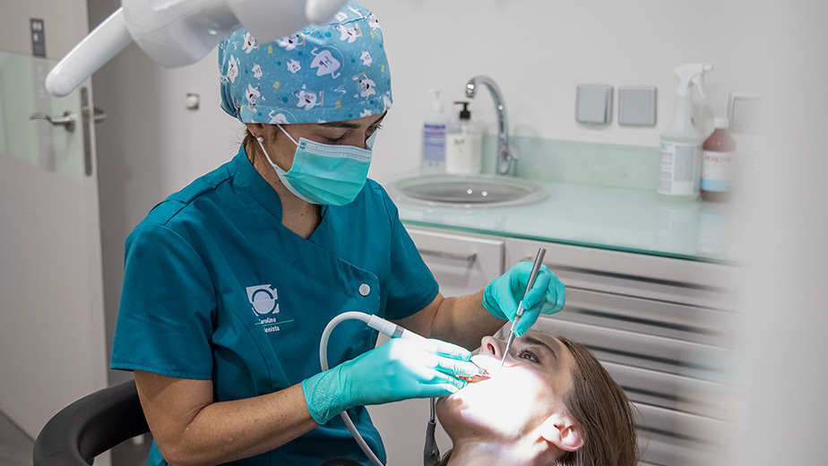 Odontología integral a Girona: implantología, estética dental y salud dental