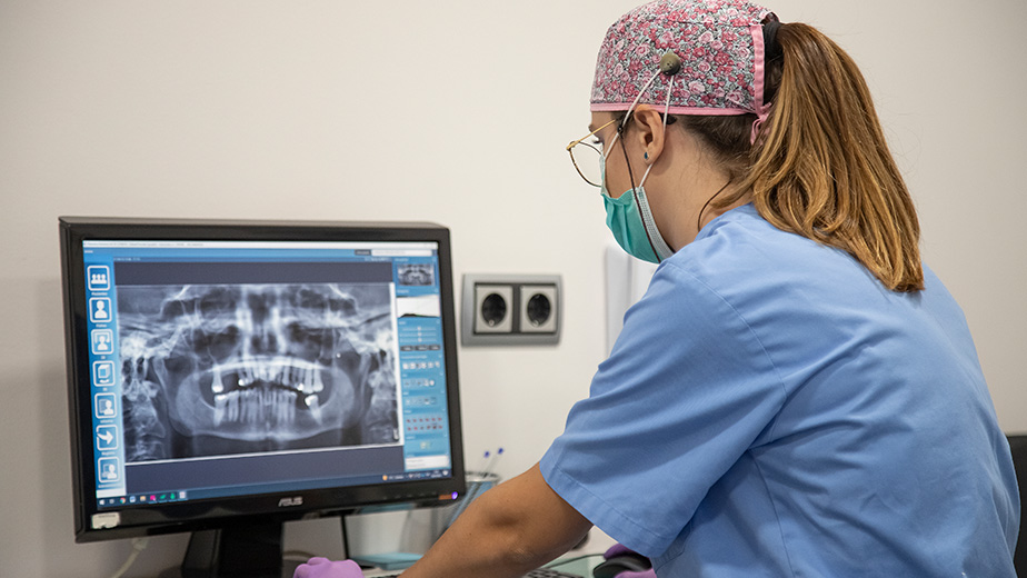 Odontología integral a Girona: implantología, estética dental y salud dental