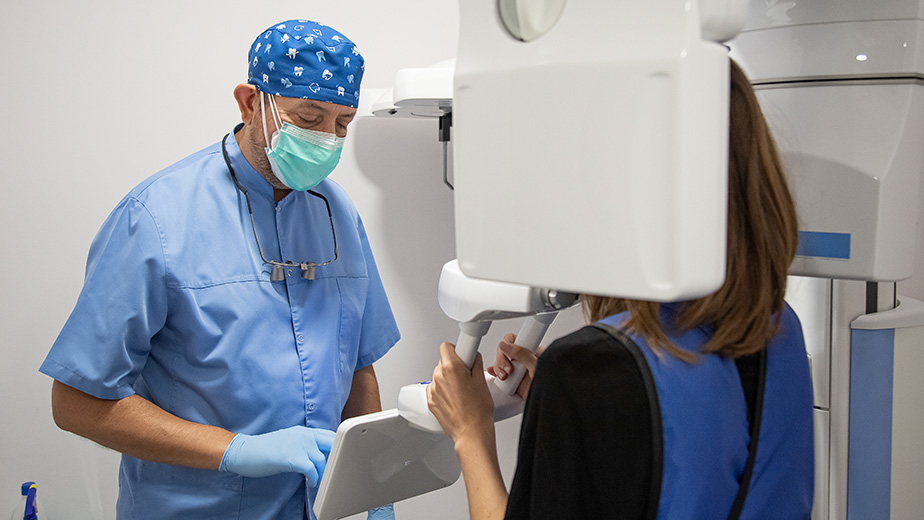 Odontología integral a Girona: implantología, estética dental y salud dental